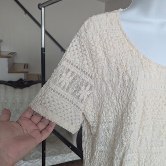 Long Short Sleeve Cream White Lace Top Size XL - Picture 2 of 6